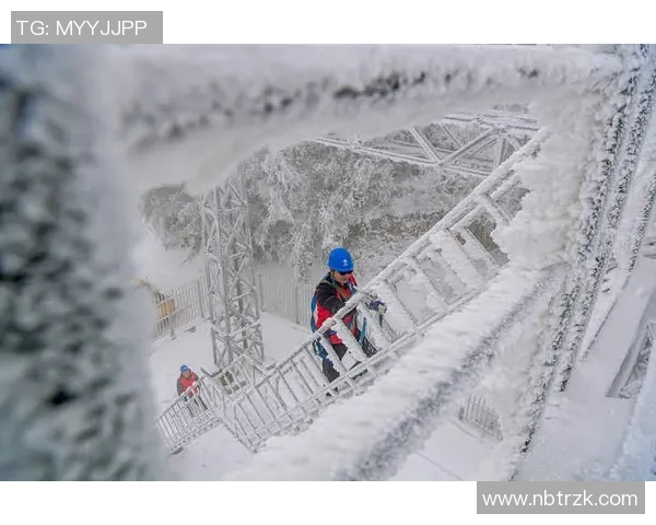 重庆攀岩队的默契配合与技术提升探讨聚焦攀岩运动的未来发展